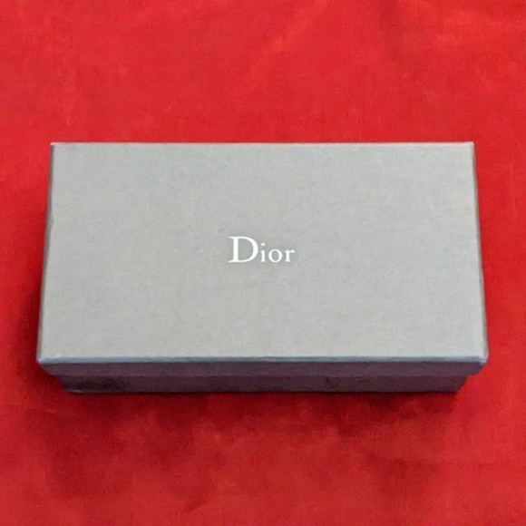 Dior Gift box💥PRICE DROP💥 - Picture 1 of 8